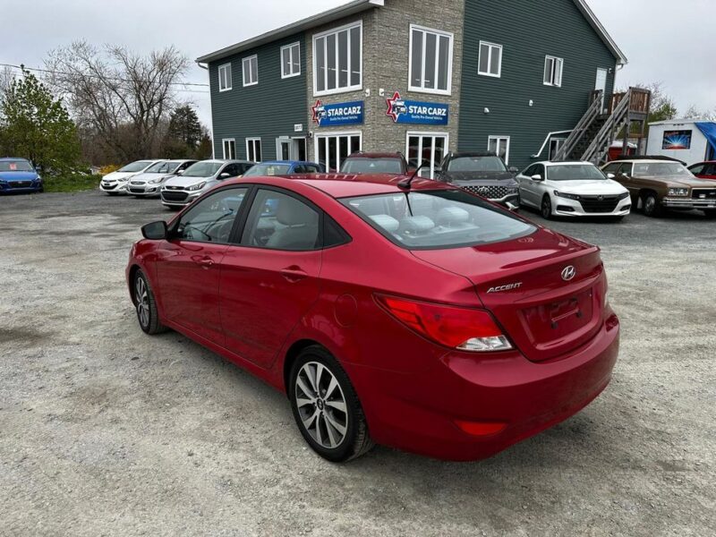 2015 Hyundai Accent SE