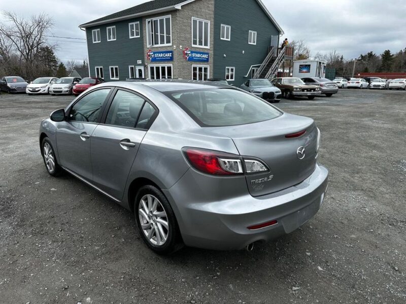 2012 Mazda 3 GS-SKY