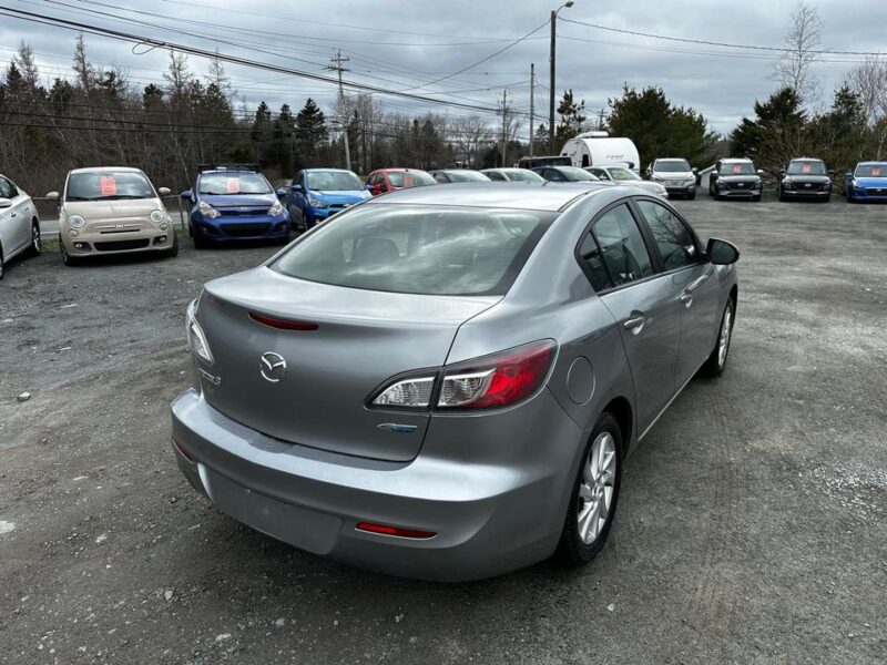 2012 Mazda 3 GS-SKY