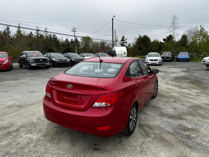 2015 Hyundai Accent SE